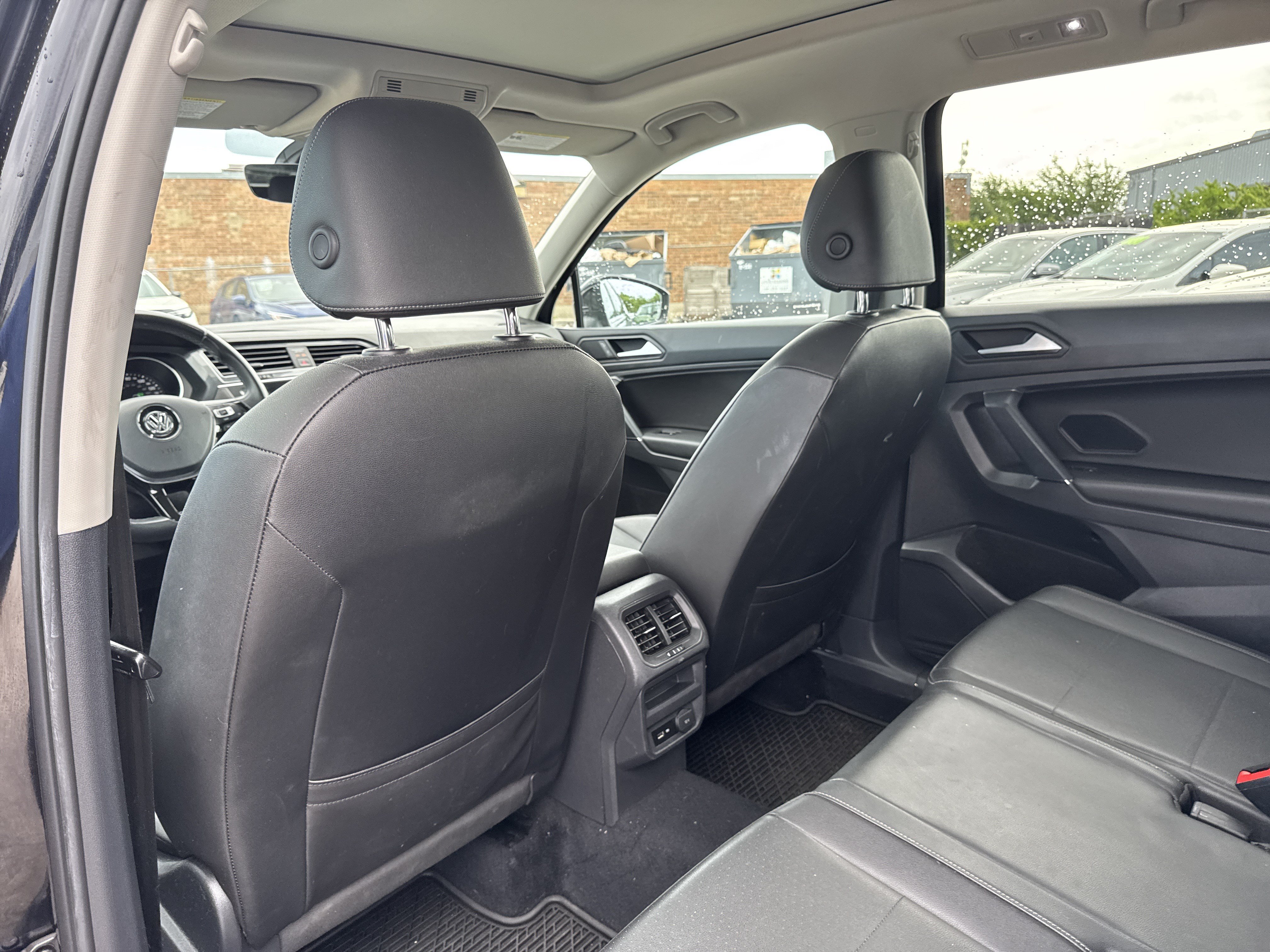 Used 2020 Volkswagen Tiguan SE AWD/4WD image 24