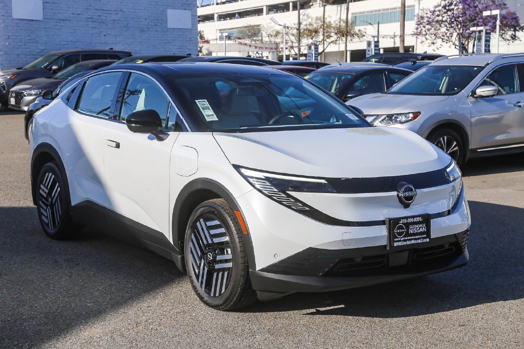 New 2026 Nissan Leaf SV+ w/ Floor Mat Package (SV+) FWD image 3