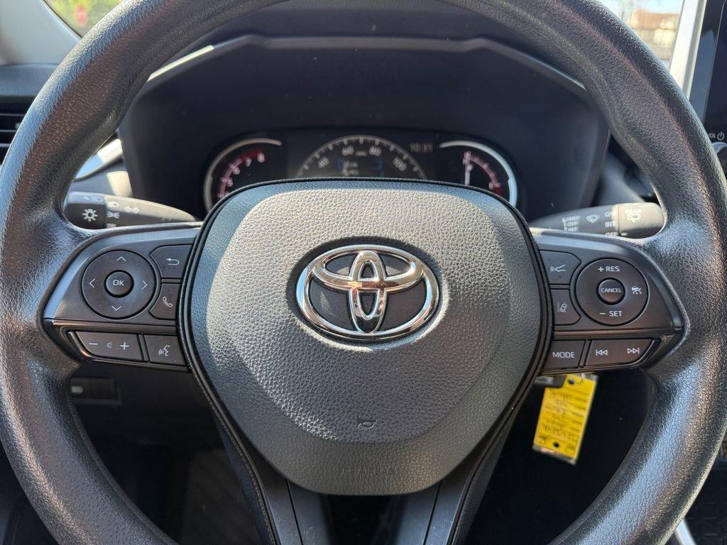 Certified 2024 Toyota RAV4 LE AWD/4WD image 33
