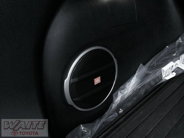 Used 2023 Toyota Corolla Cross XLE image 23