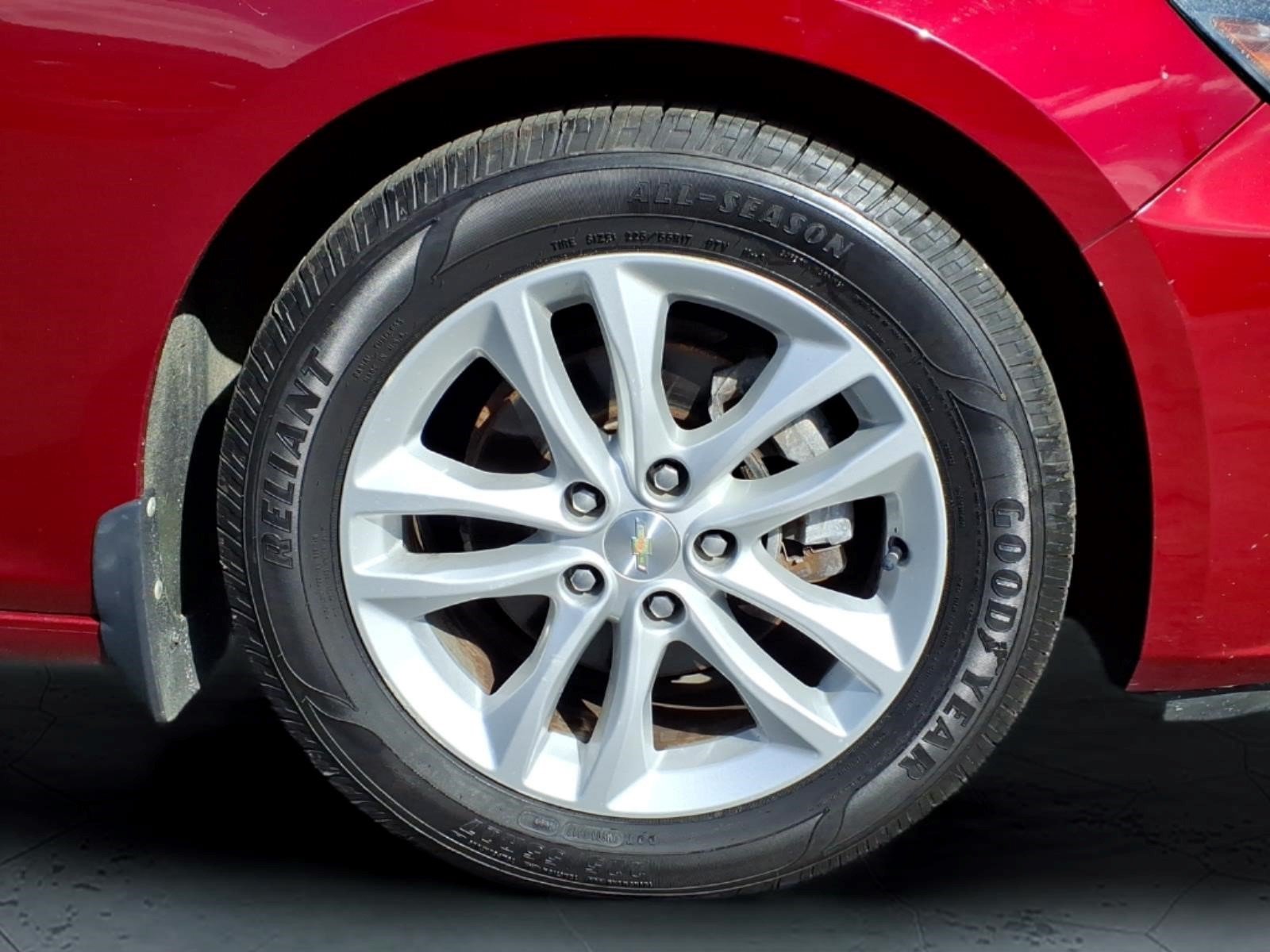 Used 2017 Chevrolet Malibu LT FWD image 9