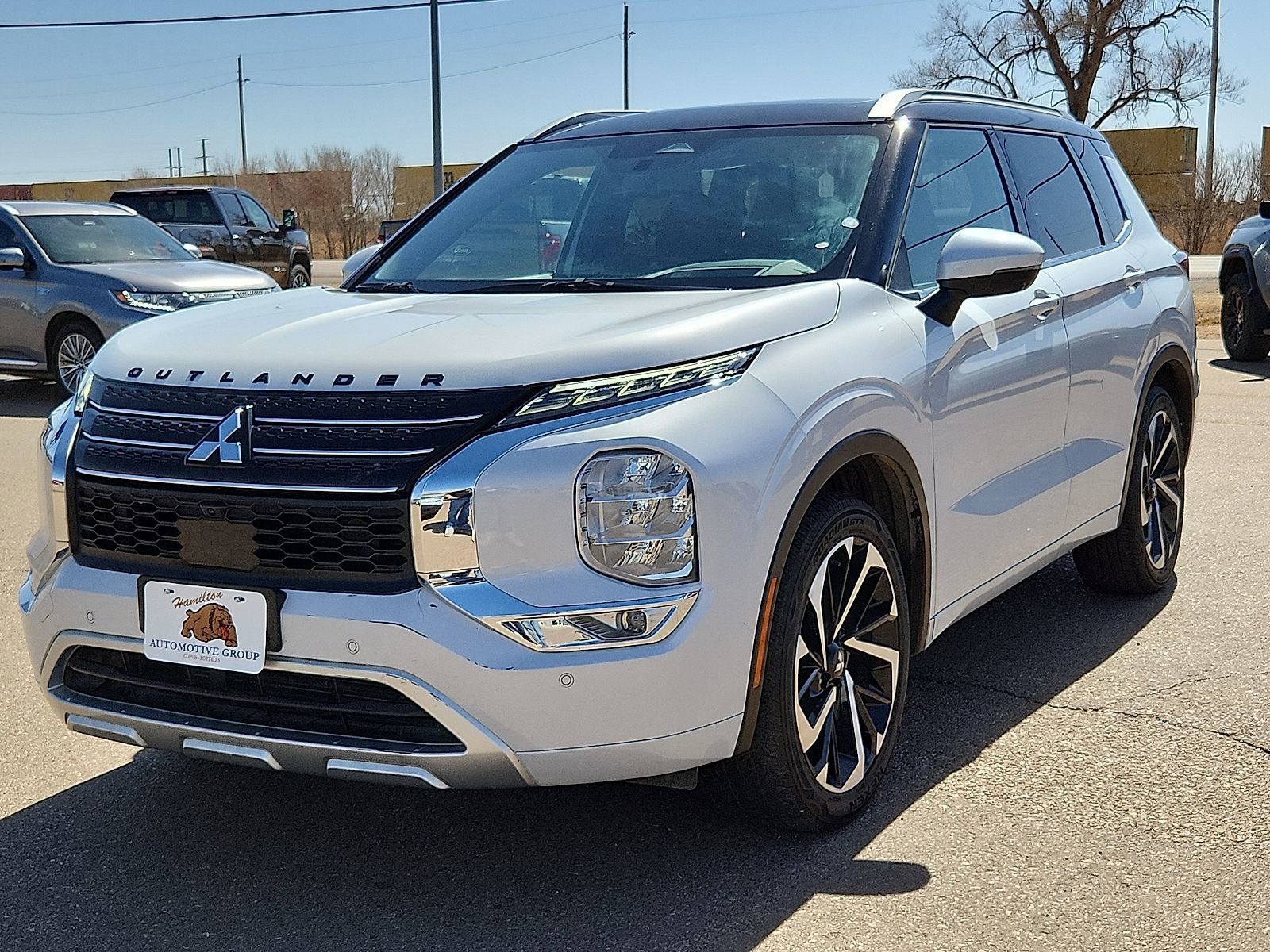 Used 2024 Mitsubishi Outlander SEL image 1