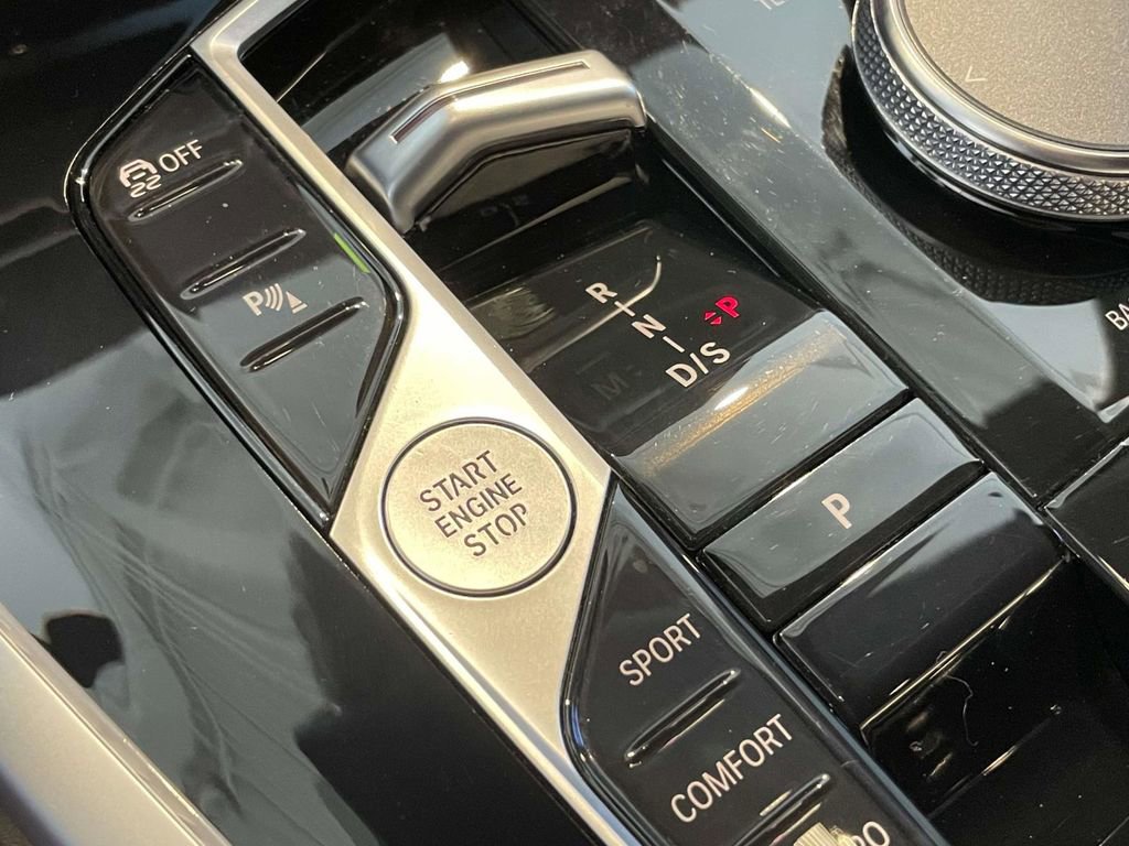 Used 2023 BMW X7 xDrive40i w/ M Sport Package image 30