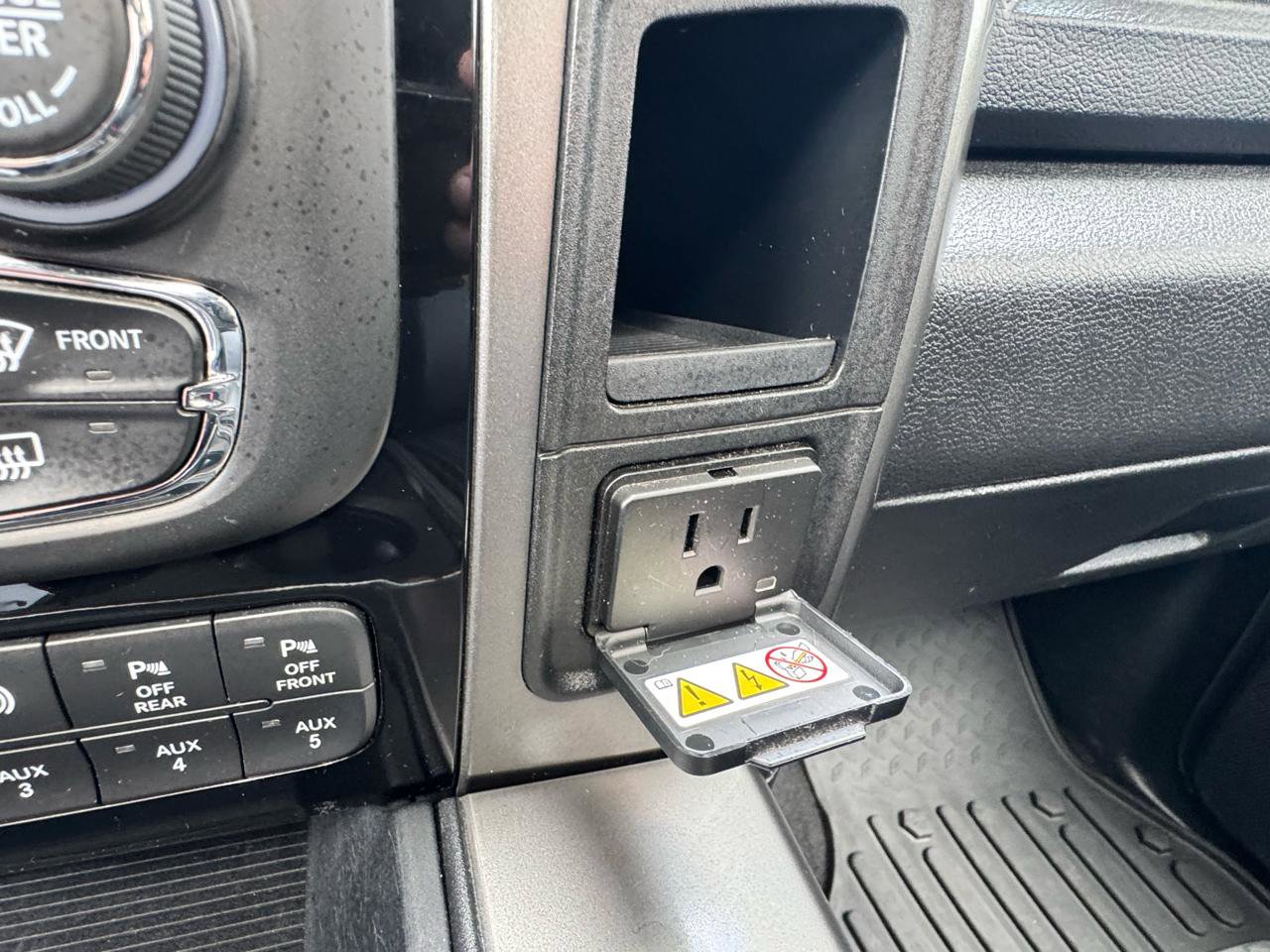 Used 2018 RAM 2500 Laramie w/ Sport Appearance Group image 48