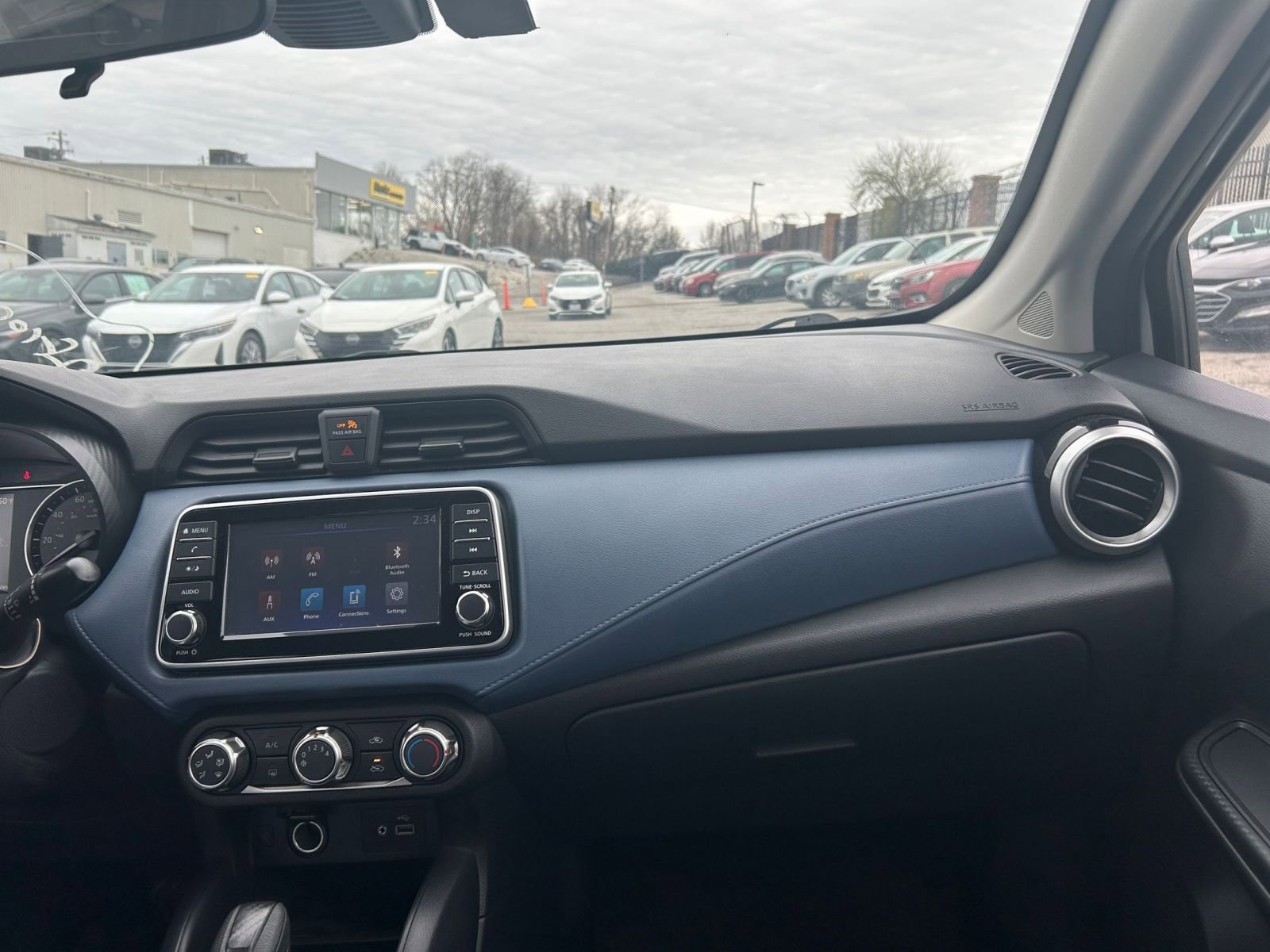 Used 2025 Nissan Versa SV FWD image 30