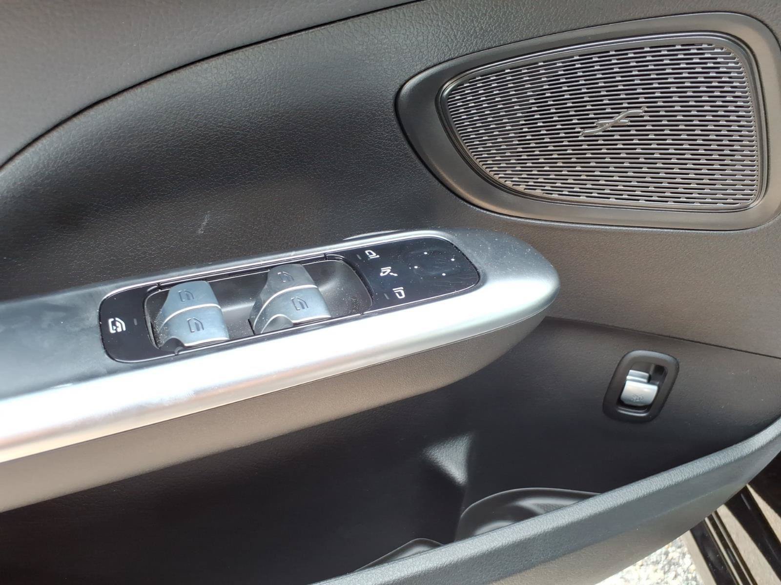 Used 2025 Mercedes-Benz C 300 4MATIC Sedan image 14