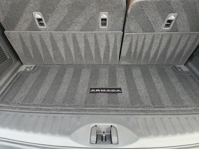 Certified 2025 Nissan Armada SL w/ Captain's Chari Seat Package image 28