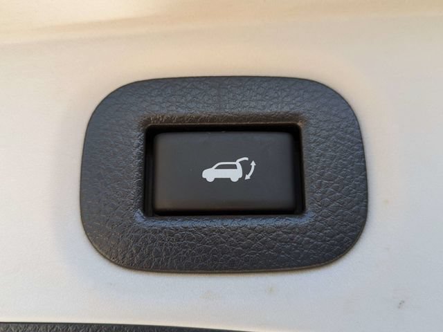Used 2019 Nissan Rogue SV w/ Premium Package FWD image 15