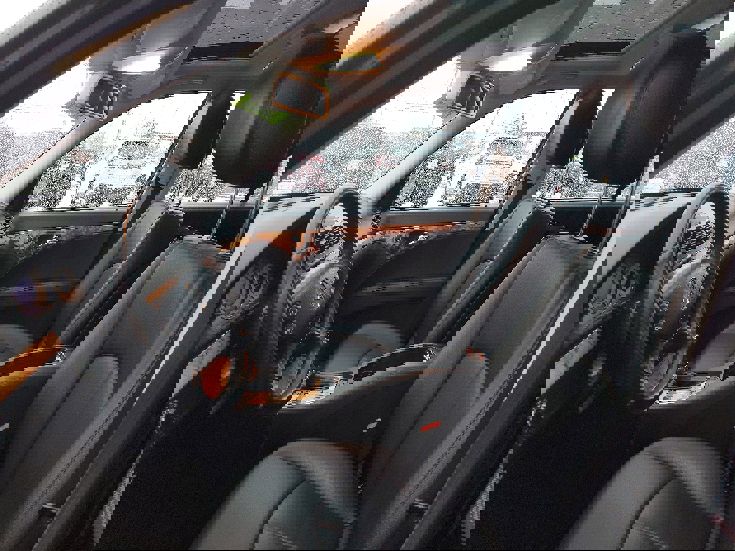 Used 2009 Mercedes-Benz E 350 4MATIC Sedan image 9