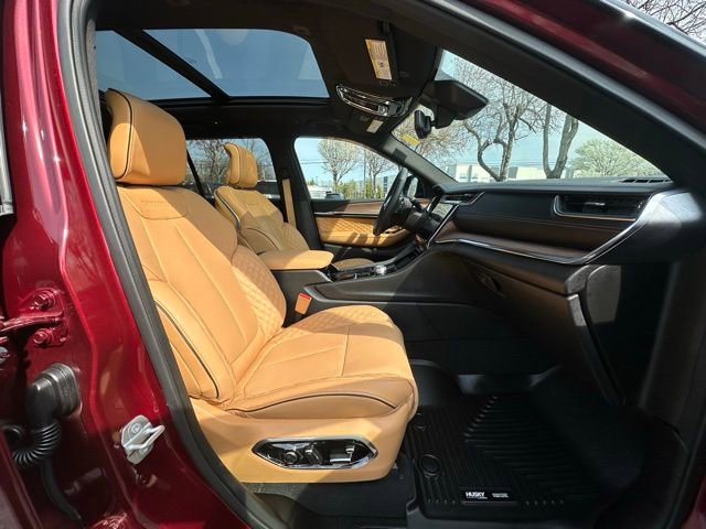 Used 2025 Jeep Grand Cherokee Summit w/ Adv Protech Group IV image 32