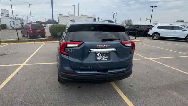 Used 2024 GMC Terrain SLE w/ Driver Convenience Package image 7