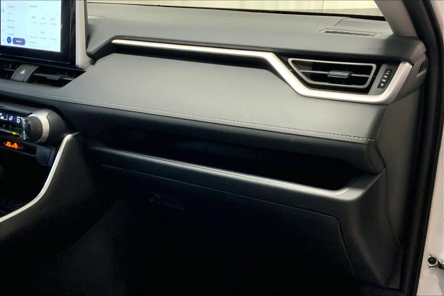 Used 2025 Toyota RAV4 XLE AWD/4WD image 18