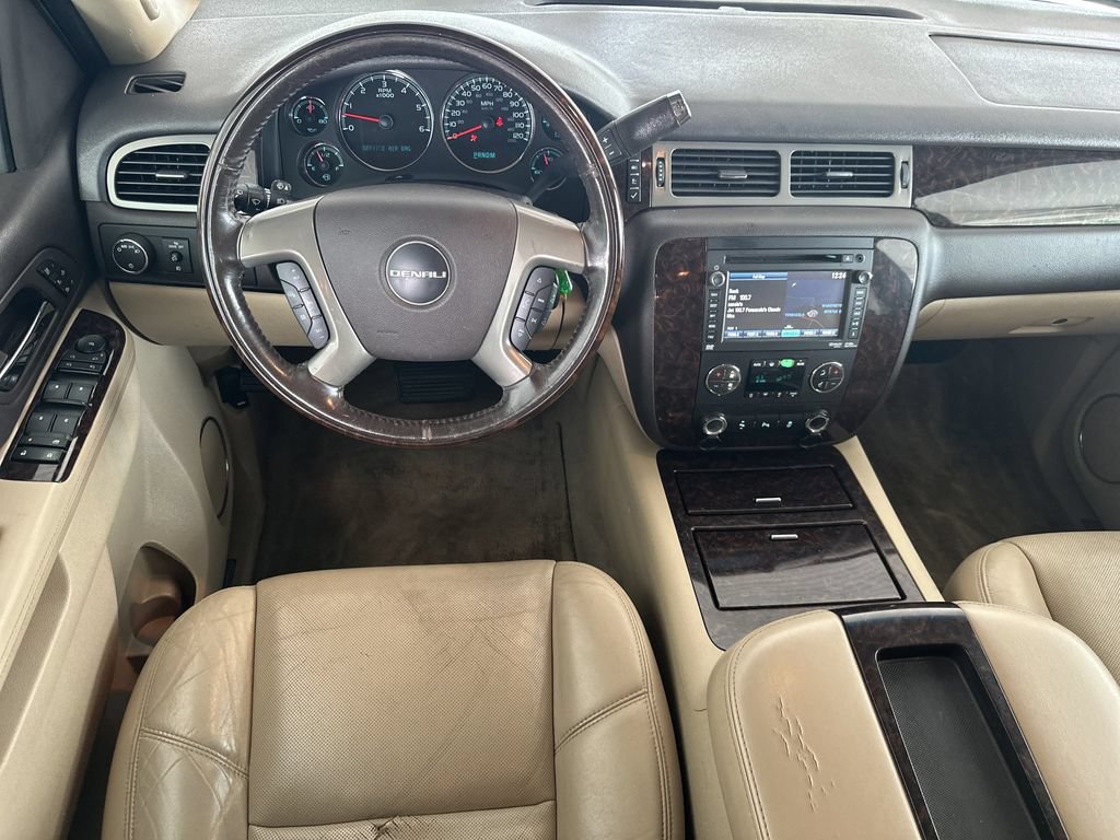 Used 2014 GMC Yukon Denali RWD image 16