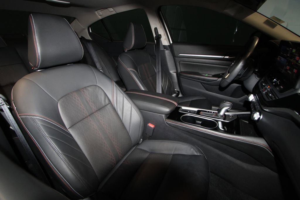 Used 2024 Nissan Altima 2.5 SR w/ SR Premium Package image 21