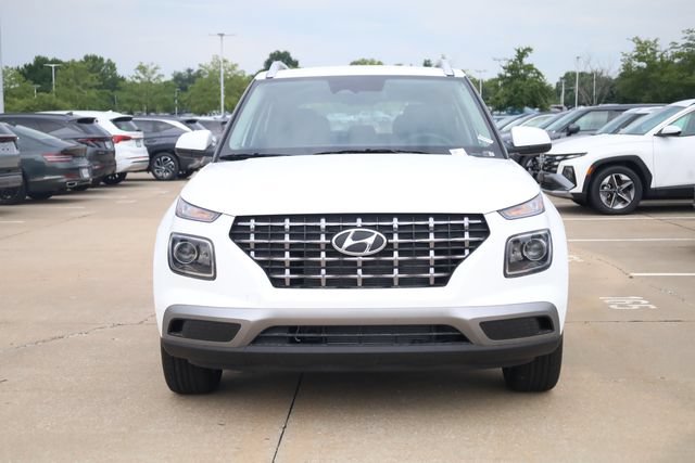 New 2026 Hyundai Venue SEL FWD image 4