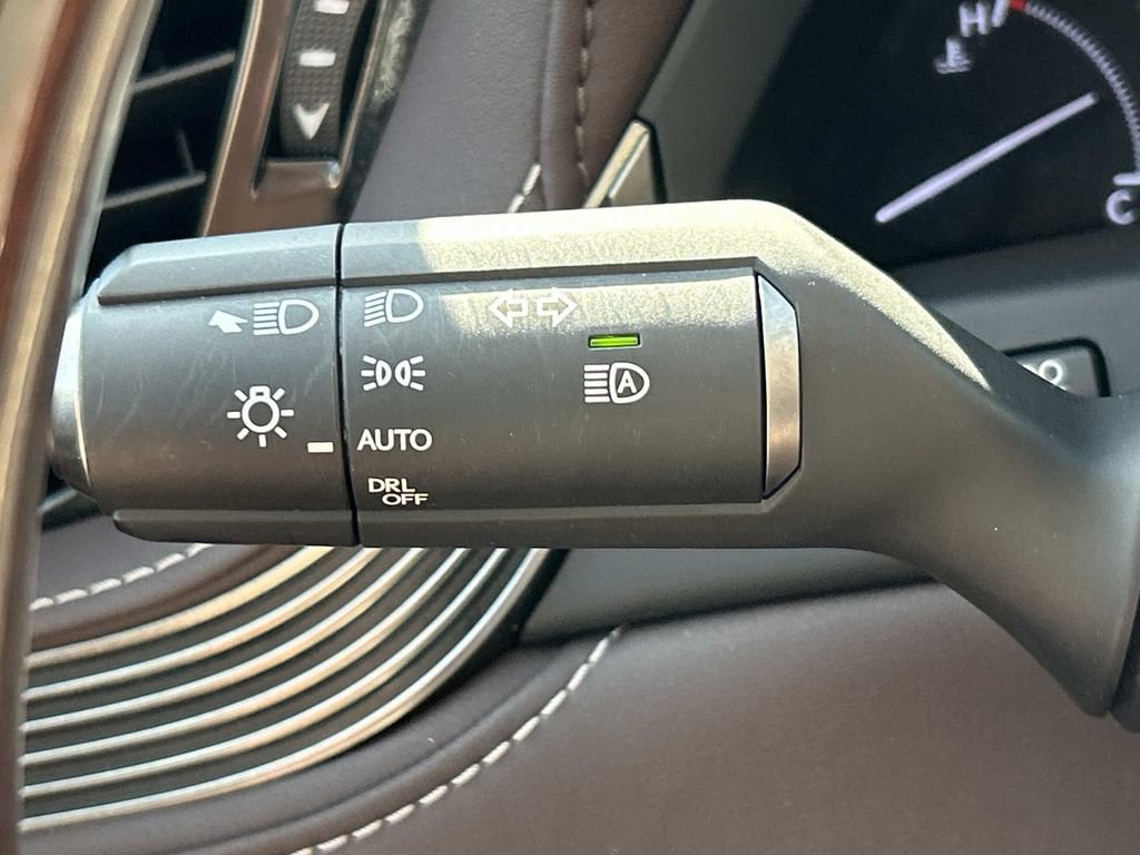 Used 2019 Lexus LS 500 AWD w/ Luxury Package image 31