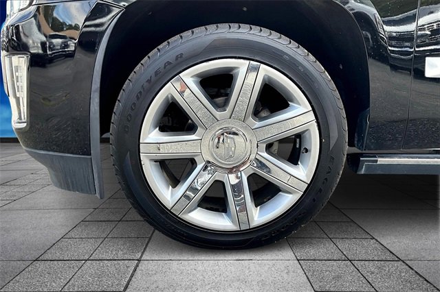 Used 2015 Cadillac Escalade Premium image 8