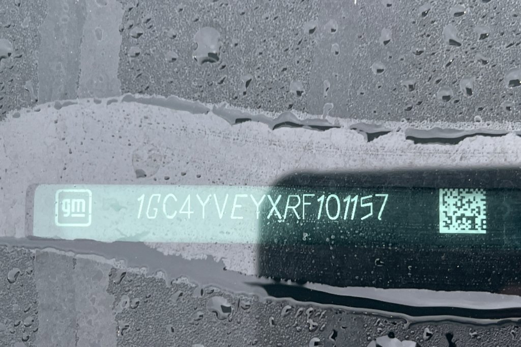 Used 2024 Chevrolet Silverado 3500 High Country w/ High Country Premium Package image 3