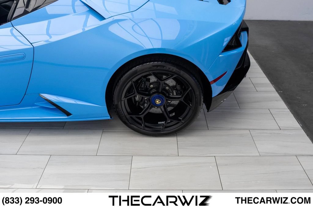 Used 2024 Lamborghini Huracan EVO AWD/4WD image 16