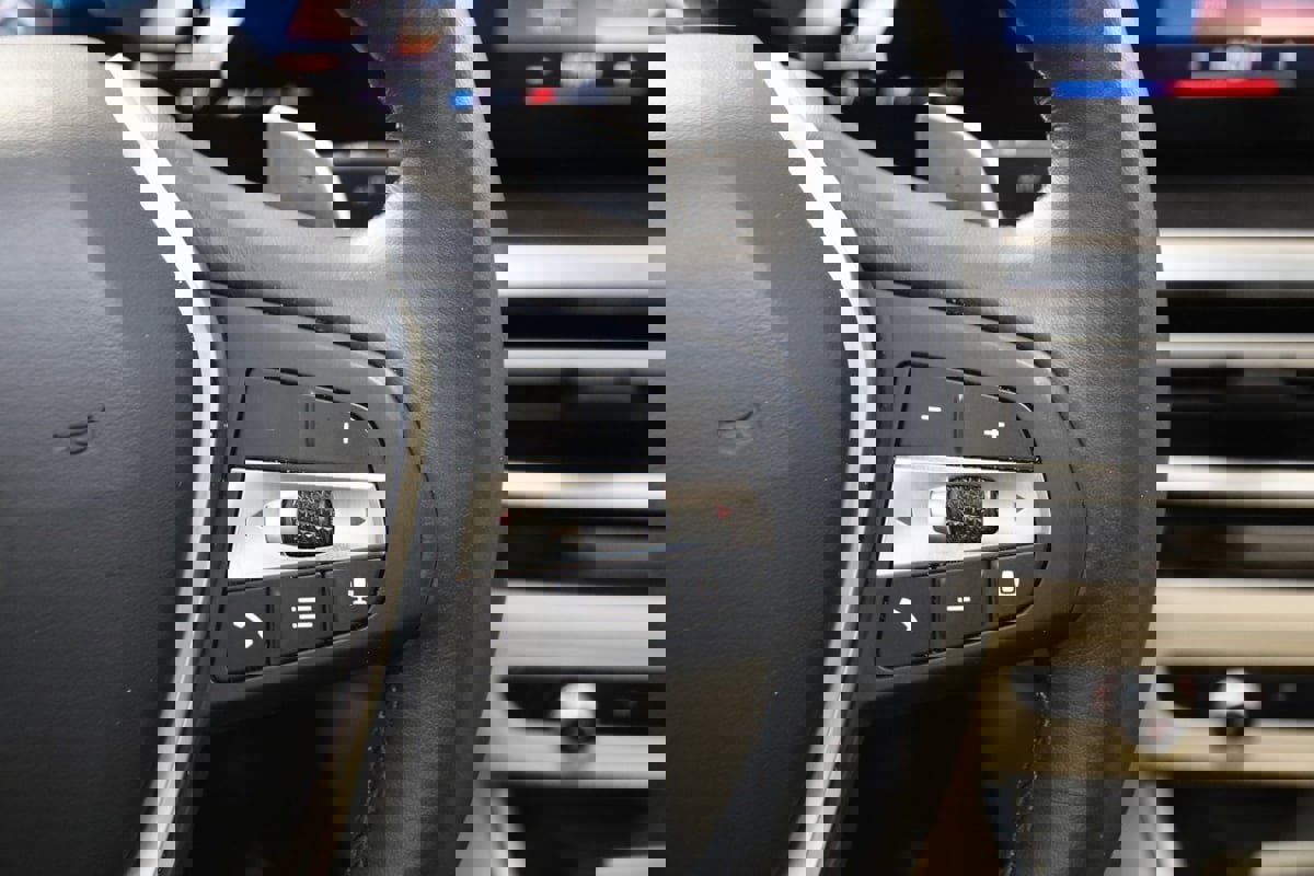 Used 2023 BMW 330i xDrive Sedan image 38