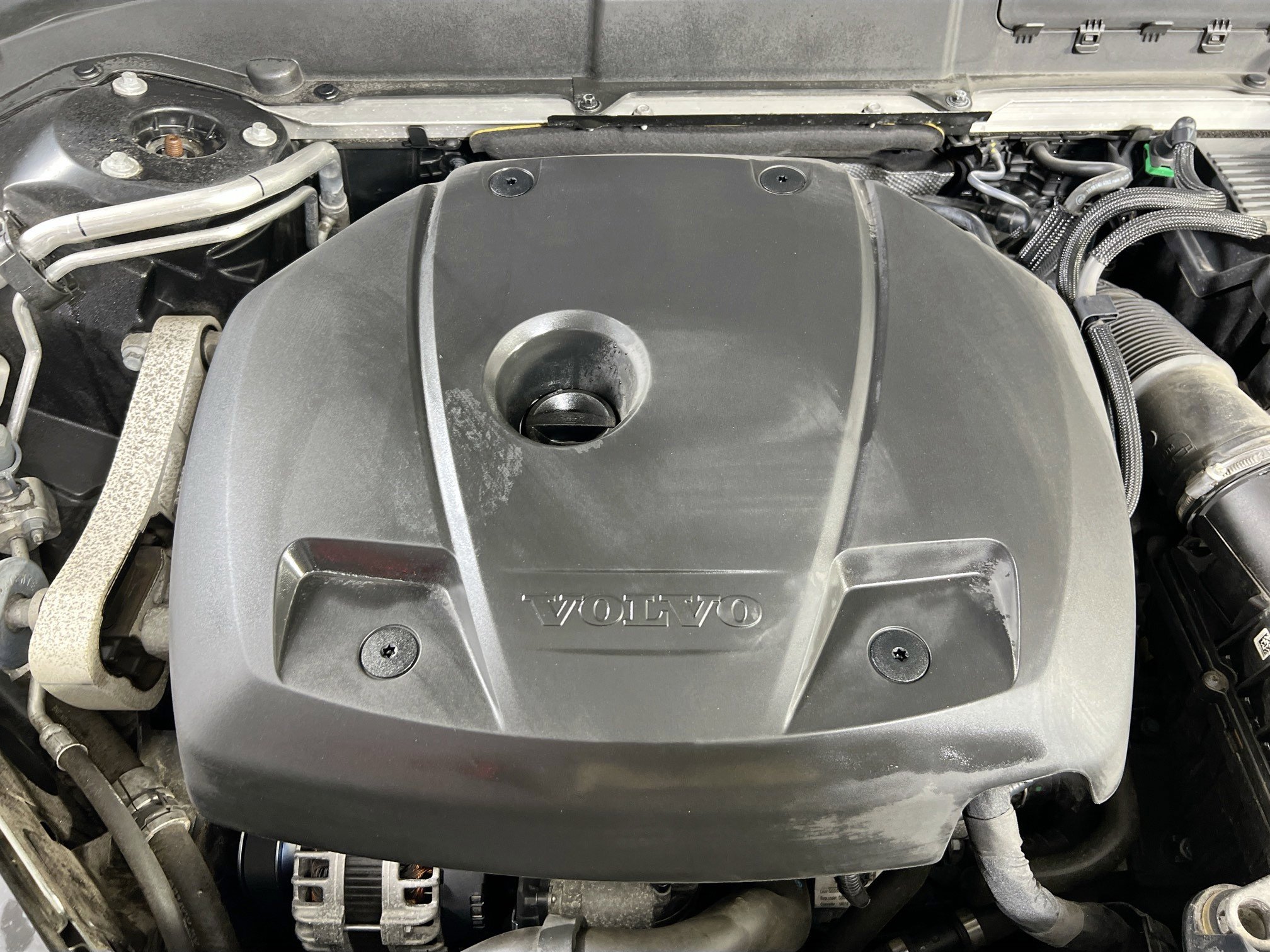 Used 2021 Volvo XC60 T5 Momentum w/ Premium Package image 30