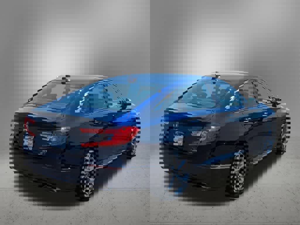 Used 2018 Honda Accord Touring image 6