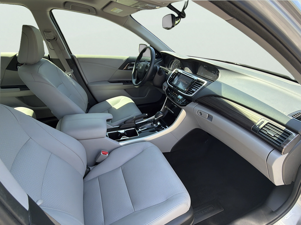 Used 2017 Honda Accord EX-L image 17