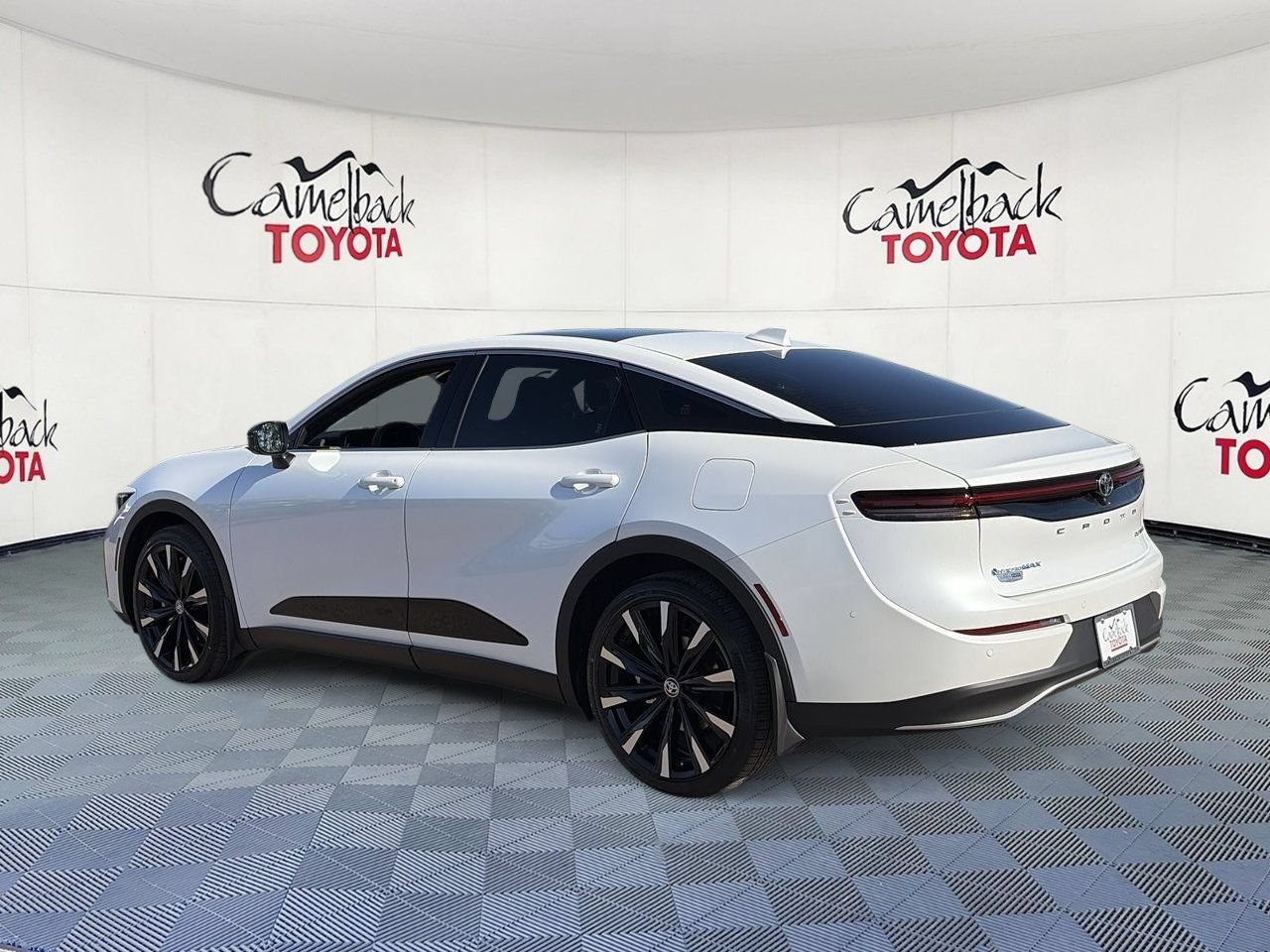 New 2026 Toyota Crown Platinum AWD/4WD image 6