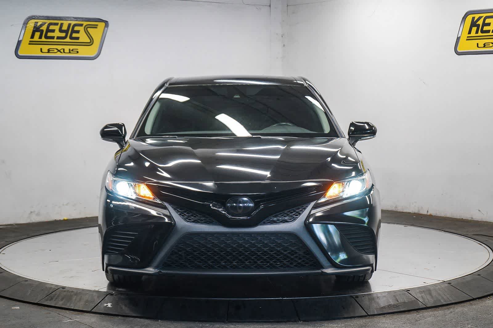 Used 2020 Toyota Camry SE w/ Convenience Package image 6