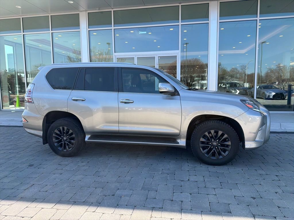 Used 2020 Lexus GX 460 Premium w/ Premium Package image 10