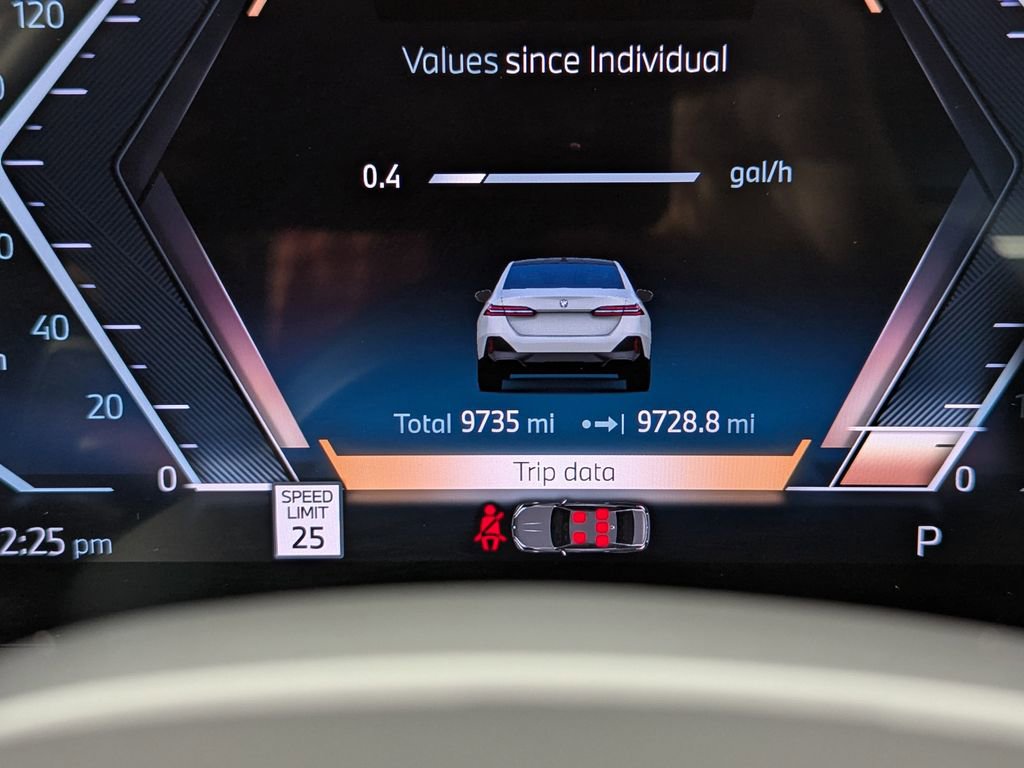 Used 2025 BMW 530i xDrive w/ M Sport Package image 28