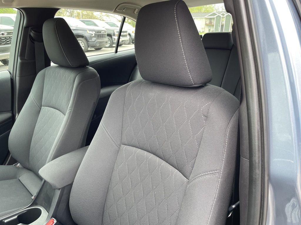 Used 2025 Toyota Corolla LE image 7