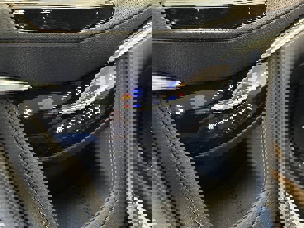 Certified 2025 Cadillac XT5 Premium Luxury image 17