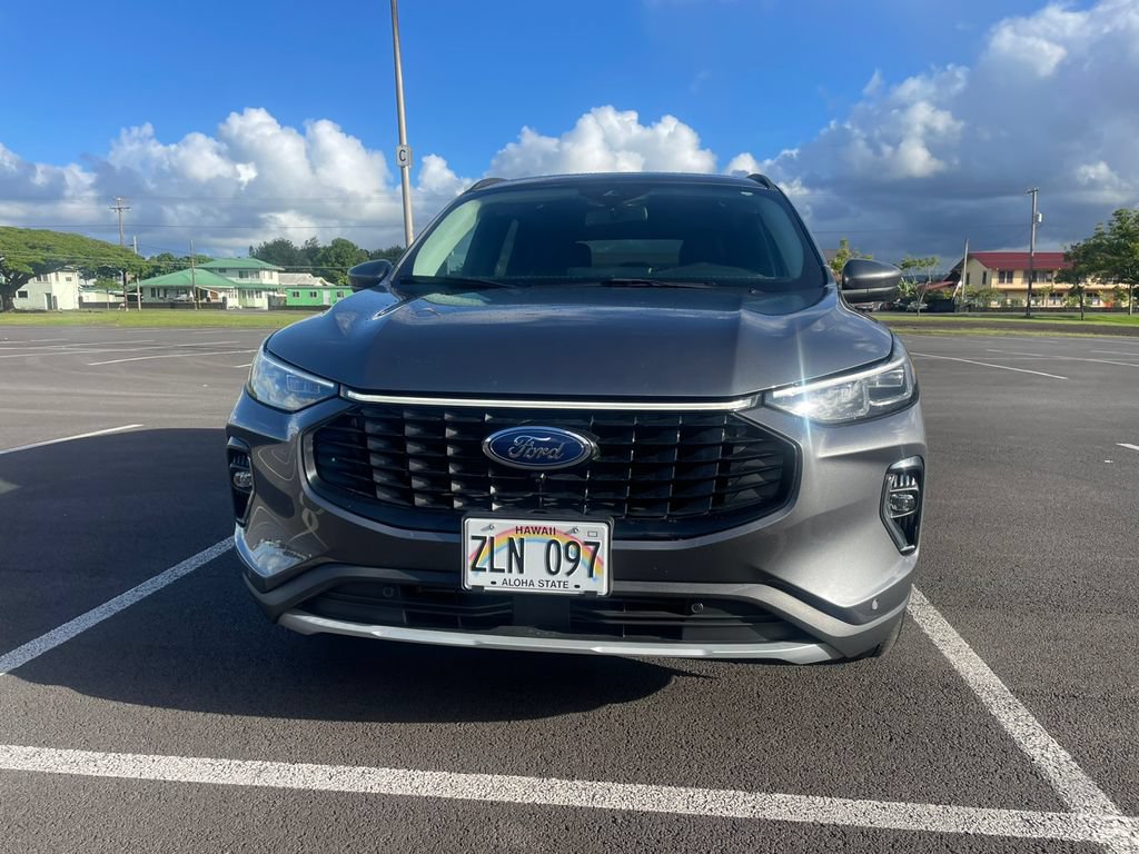 Used 2023 Ford Escape Platinum AWD/4WD image 2