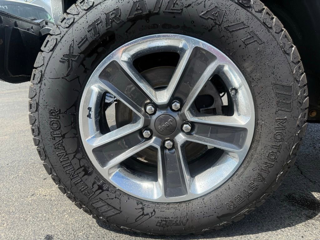 Used 2021 Jeep Wrangler Unlimited Sahara AWD/4WD image 8