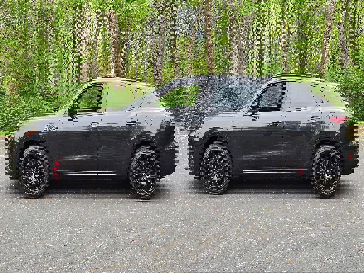 Used 2023 Maserati Levante Modena image 3