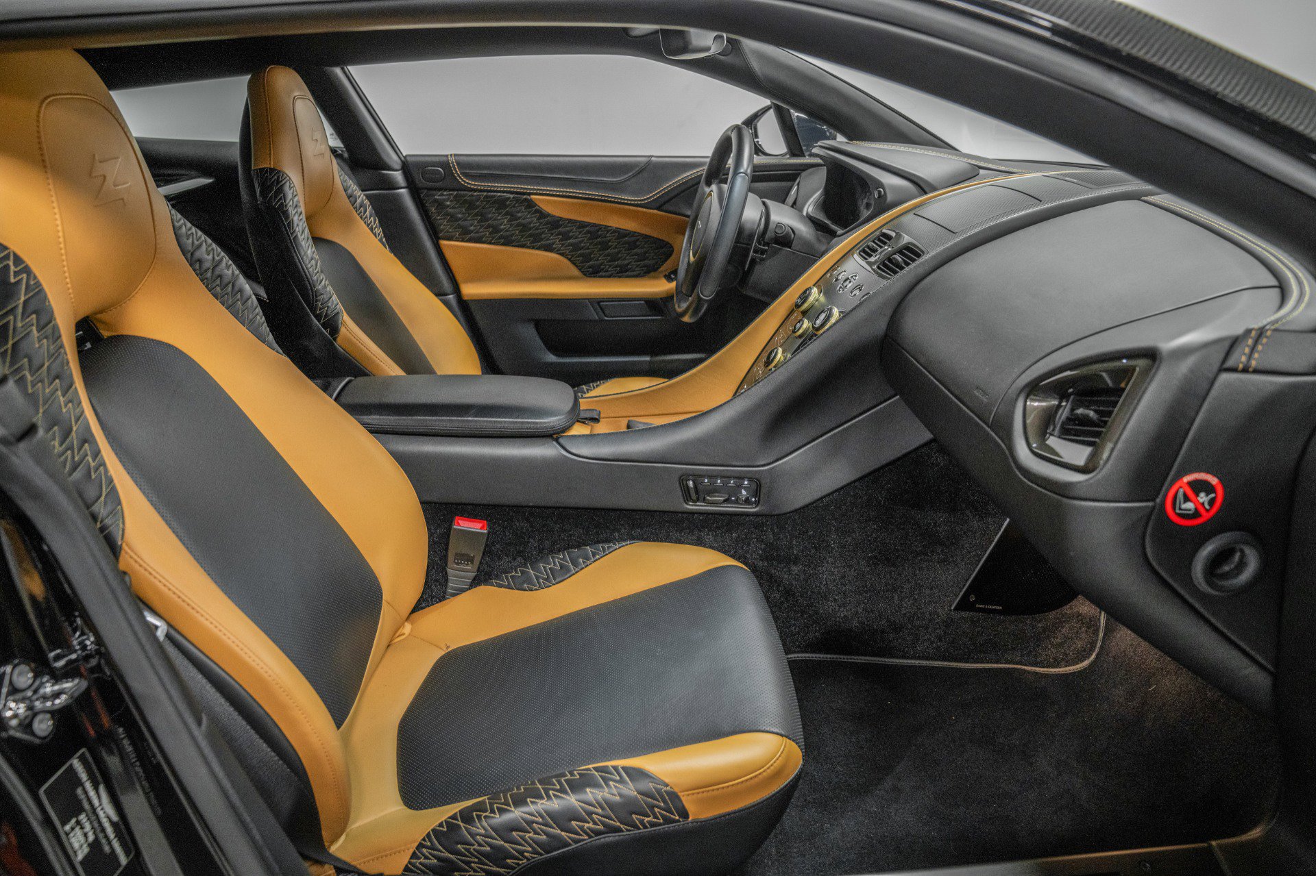 Used 2019 Aston Martin Vanquish Zagato image 24