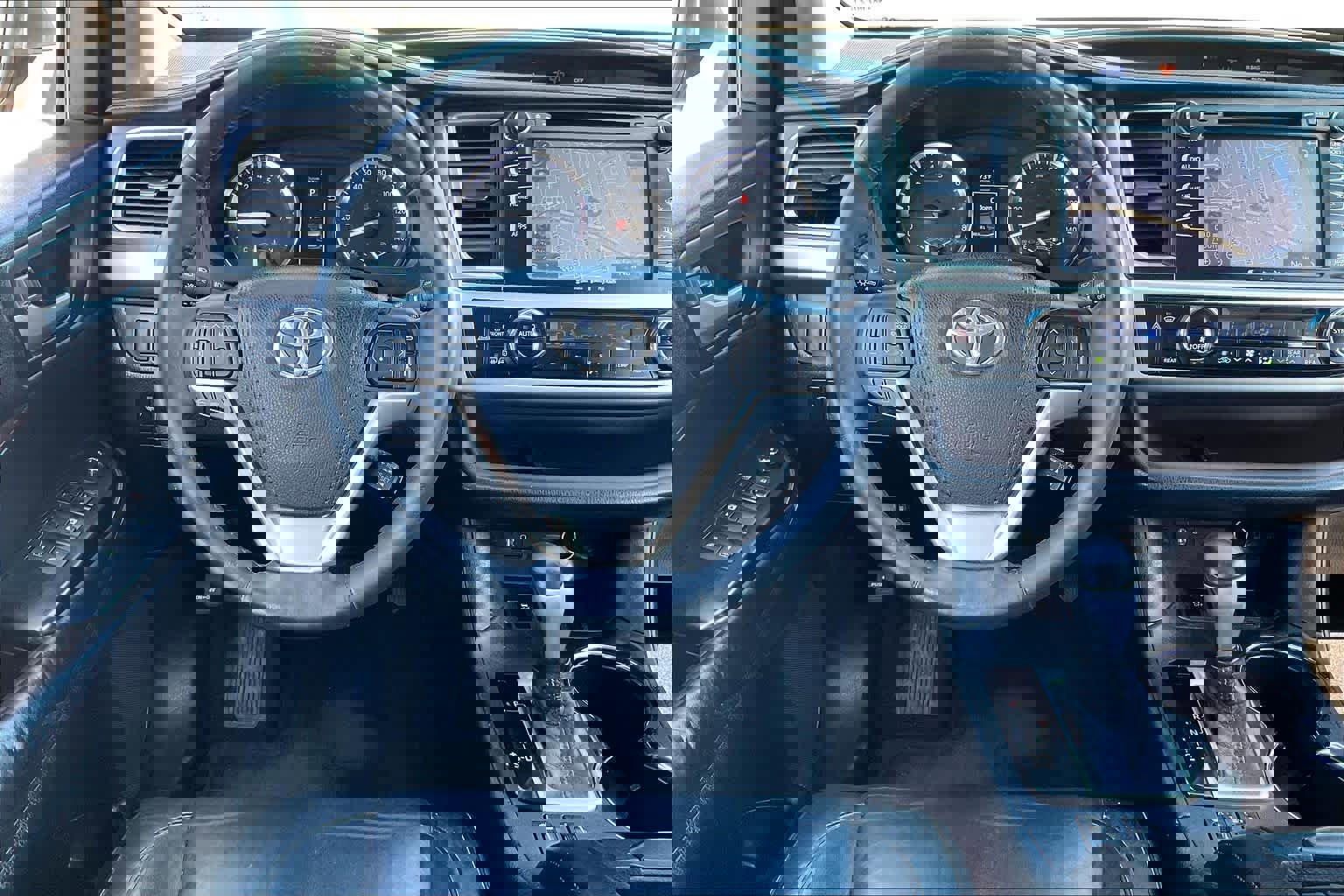 Used 2016 Toyota Highlander XLE image 6