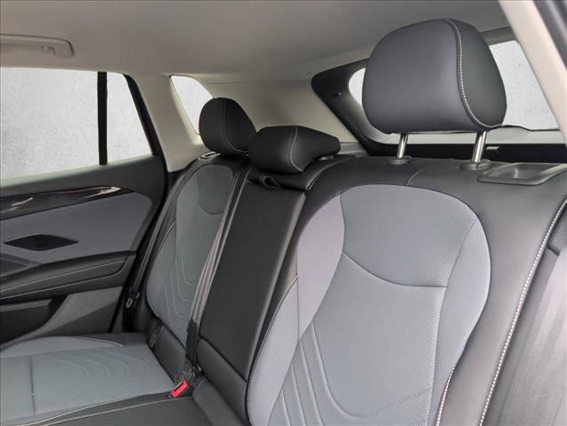 Used 2025 Volkswagen Tiguan SE FWD image 18