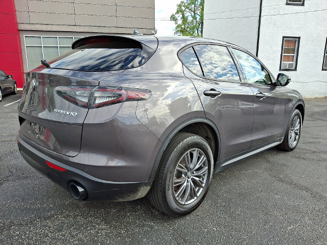Used 2024 Alfa Romeo Stelvio Sprint AWD/4WD image 6