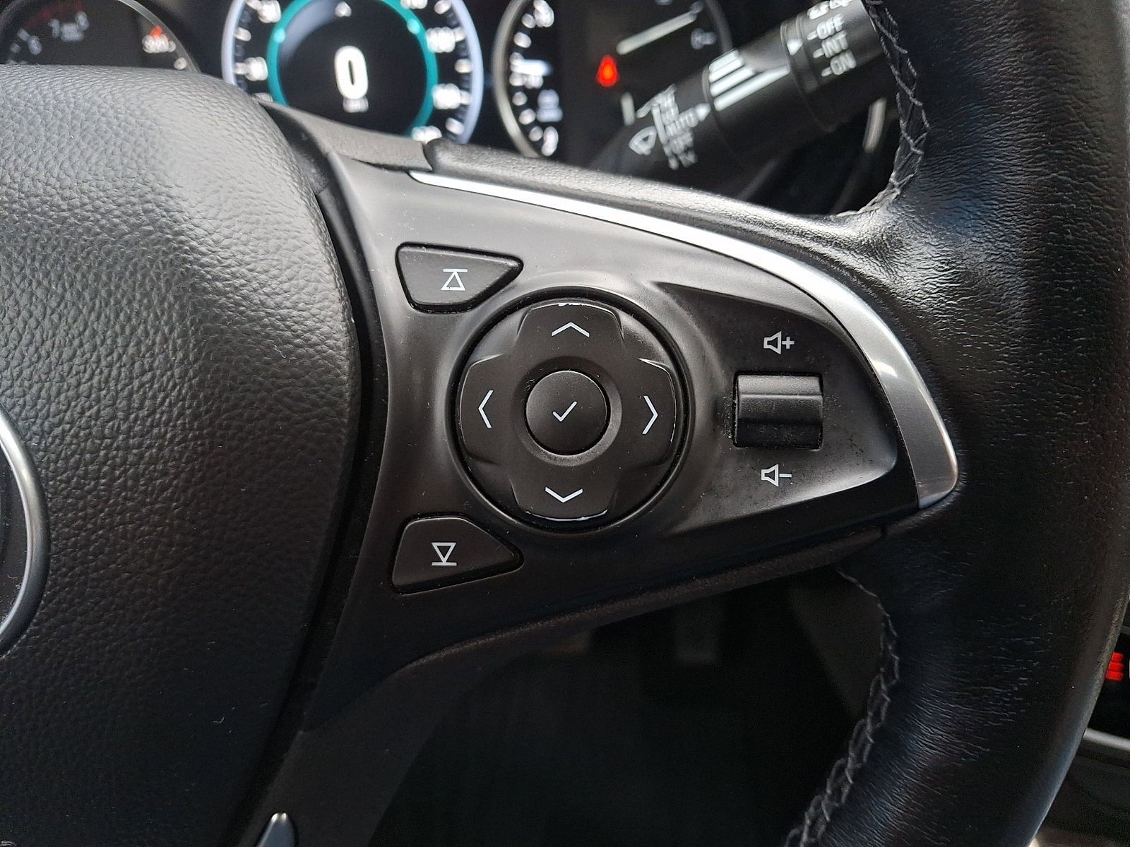 Used 2019 Buick Envision Premium AWD/4WD image 24