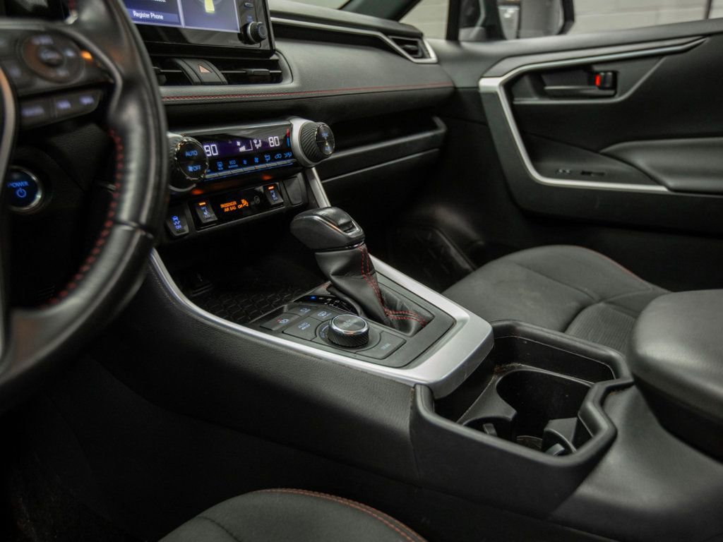 Used 2021 Toyota RAV4 SE image 24