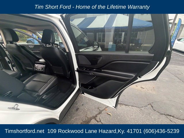 Used 2023 Lincoln Aviator AWD w/ Premium Package image 22