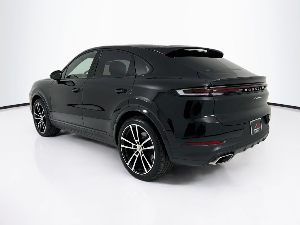 Used 2025 Porsche Cayenne Coupe AWD/4WD image 3