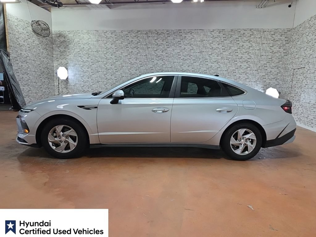 Used 2025 Hyundai Sonata SE FWD image 4
