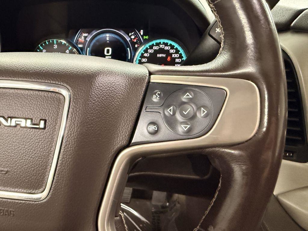 Used 2019 GMC Yukon XL Denali w/ Denali Ultimate Package AWD/4WD image 18