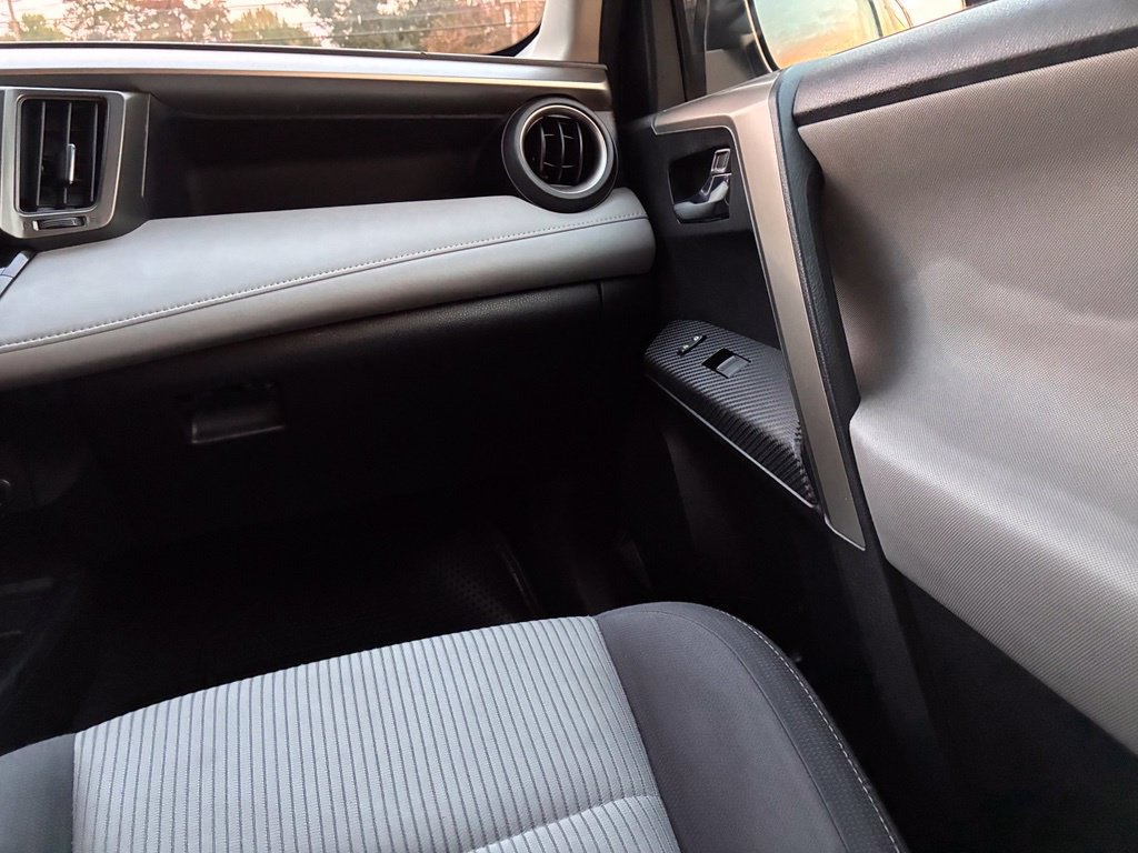 Used 2014 Toyota RAV4 XLE AWD/4WD image 39