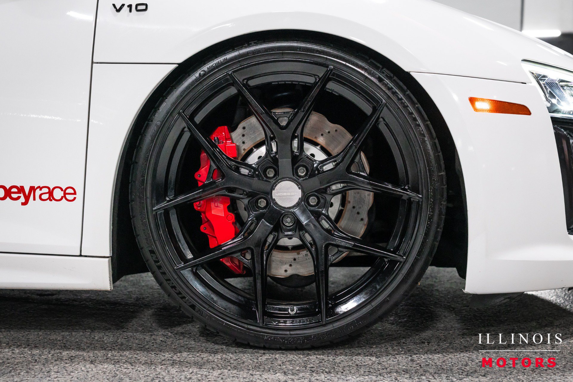 Used 2018 Audi R8 V10 w/ Premium Package RWD image 12