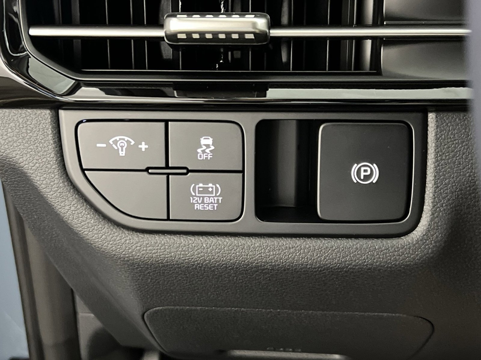 New 2026 Kia Sportage S image 33