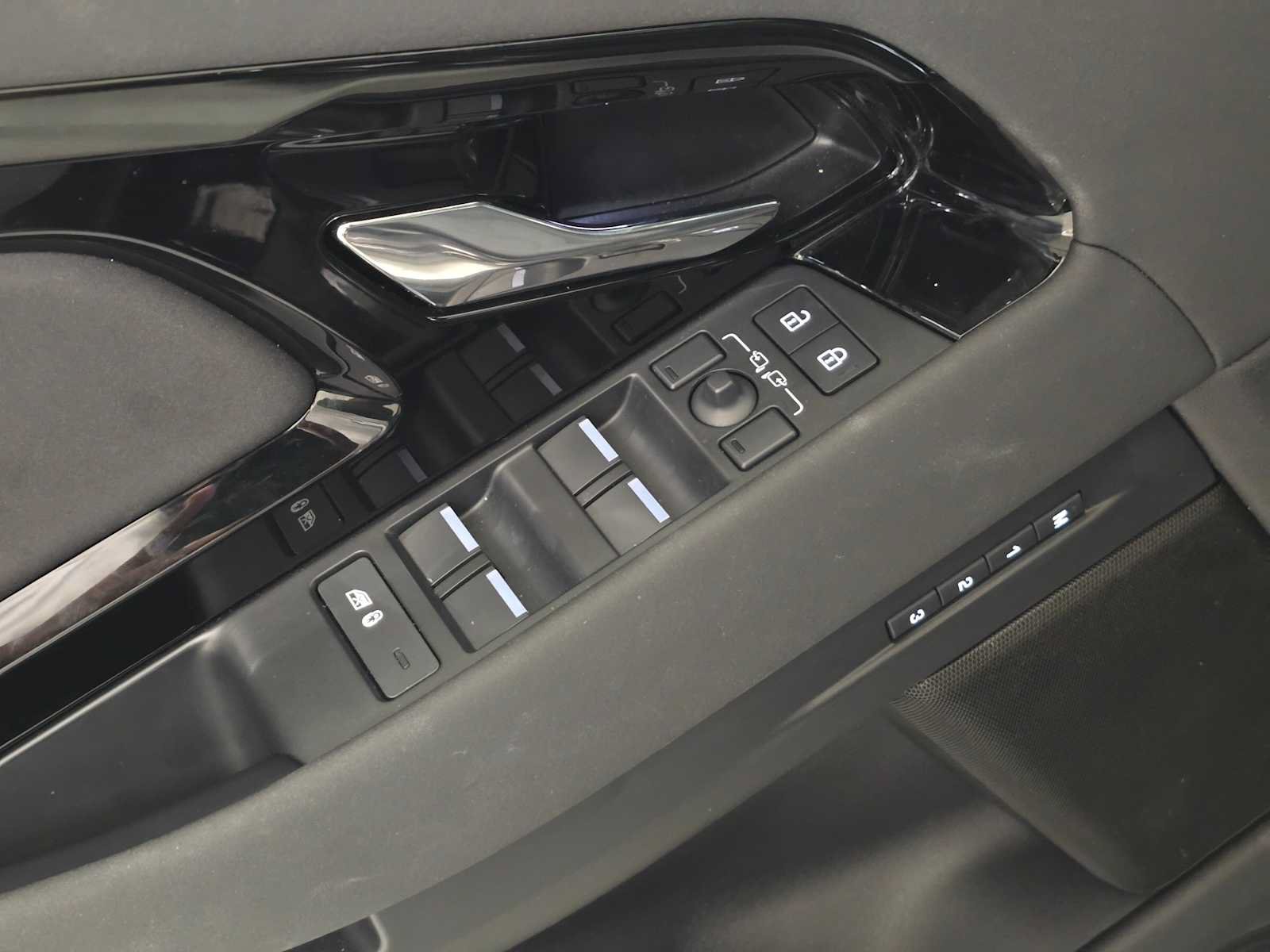 Used 2026 Land Rover Range Rover Evoque S AWD/4WD image 23